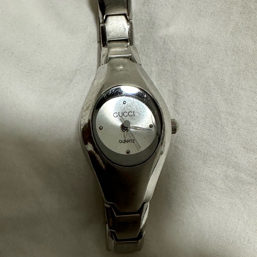Vintage Gucci wrist watch for ladies